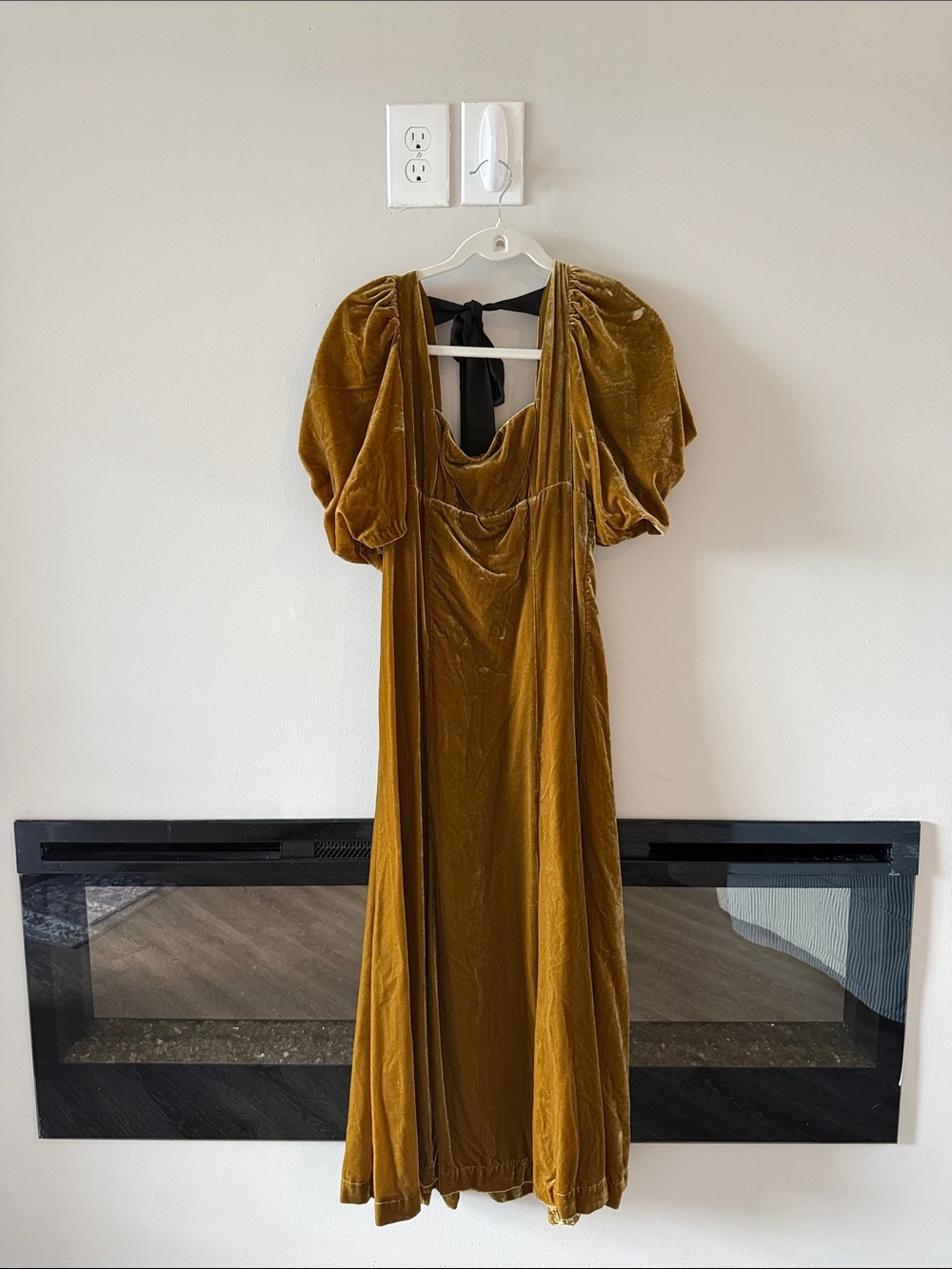 Anthropologie Short Sleeve Square Neck Velvet Midi Dress